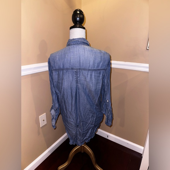 Sorry for the wrinkles but great condition jeans shirt - Picture 2 of 3